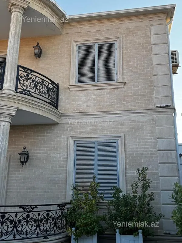 Satılır 6 otaqlı həyət evi 200 m²