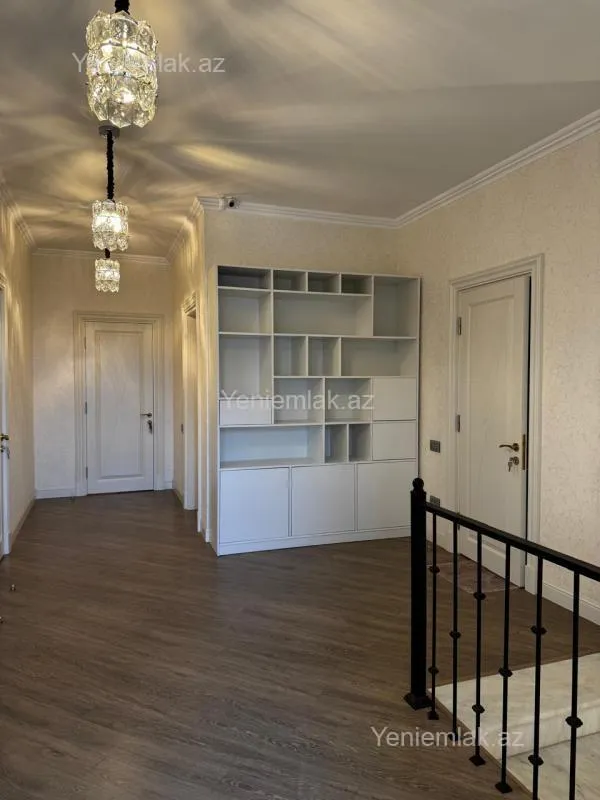 Satılır 6 otaqlı həyət evi 200 m²