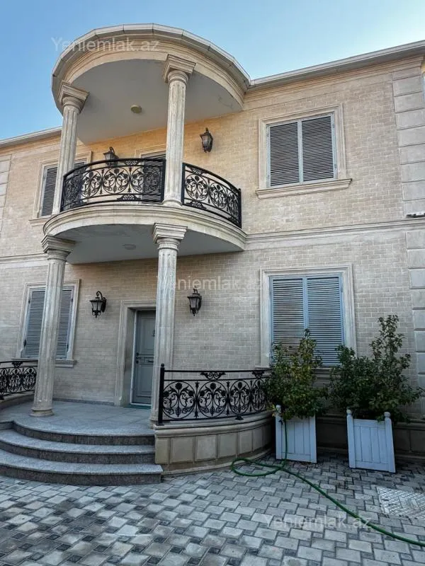 Satılır 6 otaqlı həyət evi 200 m²