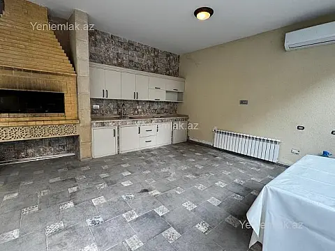 Satılır 6 otaqlı həyət evi 200 m²