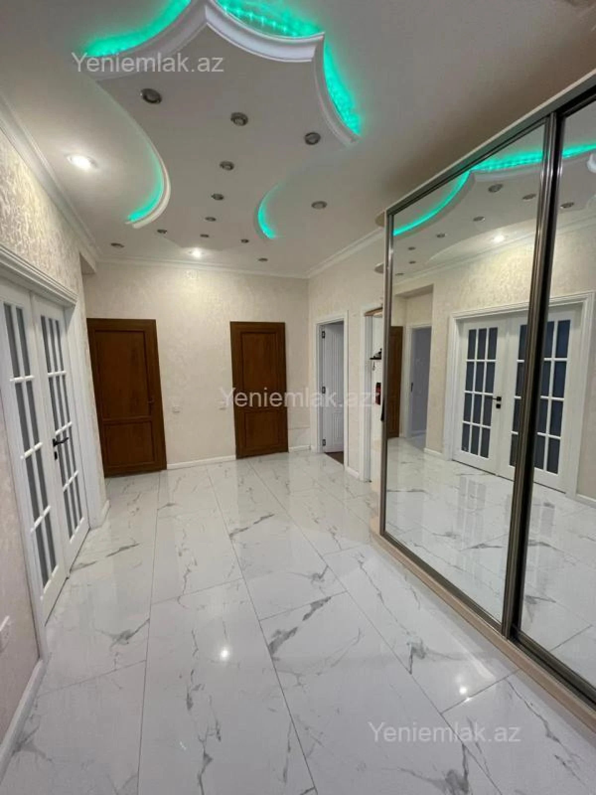 Satılır 3 otaqlı yeni tikili 125 m²