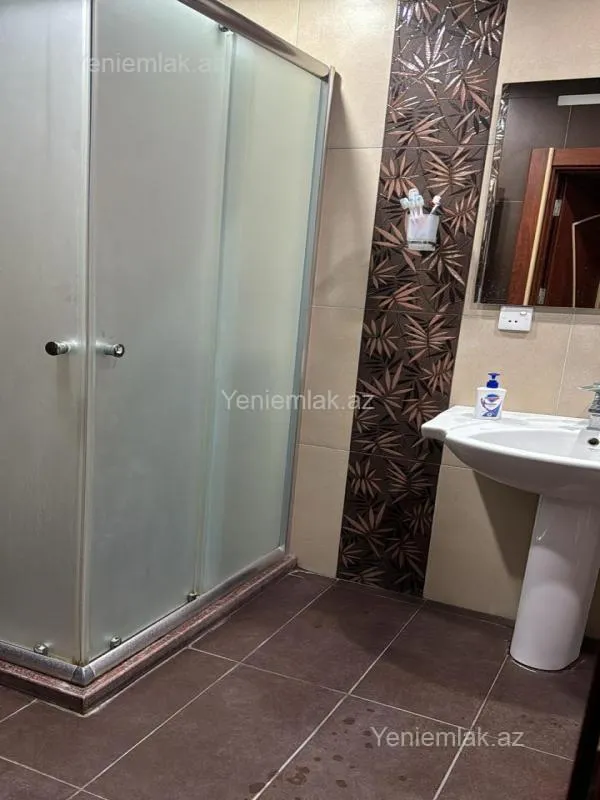 Satılır 4 otaqlı yeni tikili 160 m²