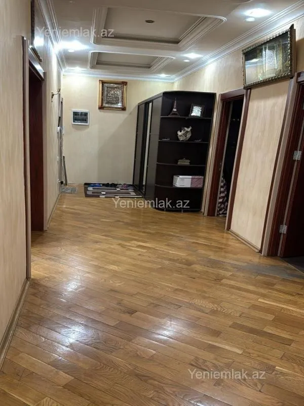 Satılır 4 otaqlı yeni tikili 160 m²