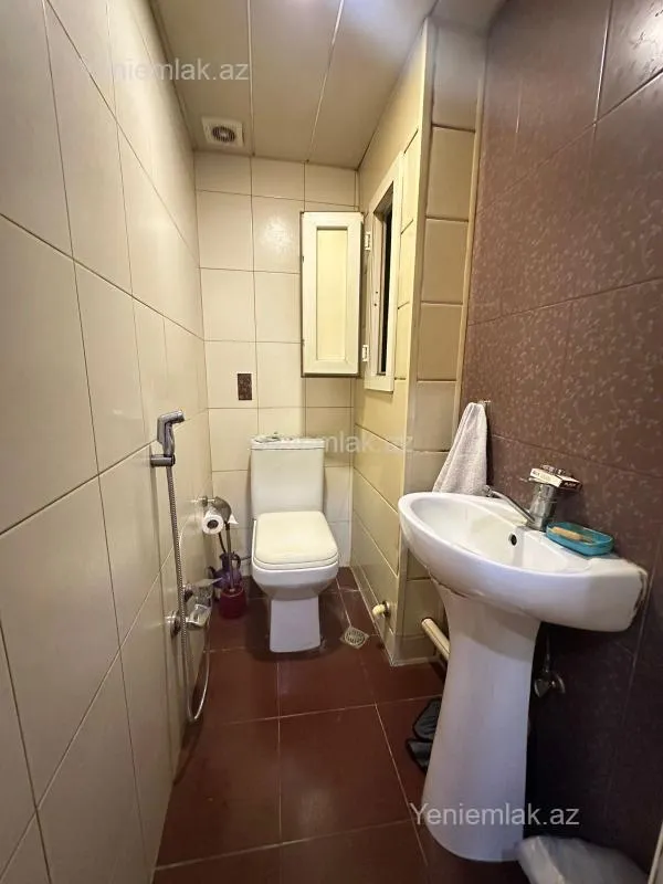 Satılır 3 otaqlı köhnə tikili 75 m²