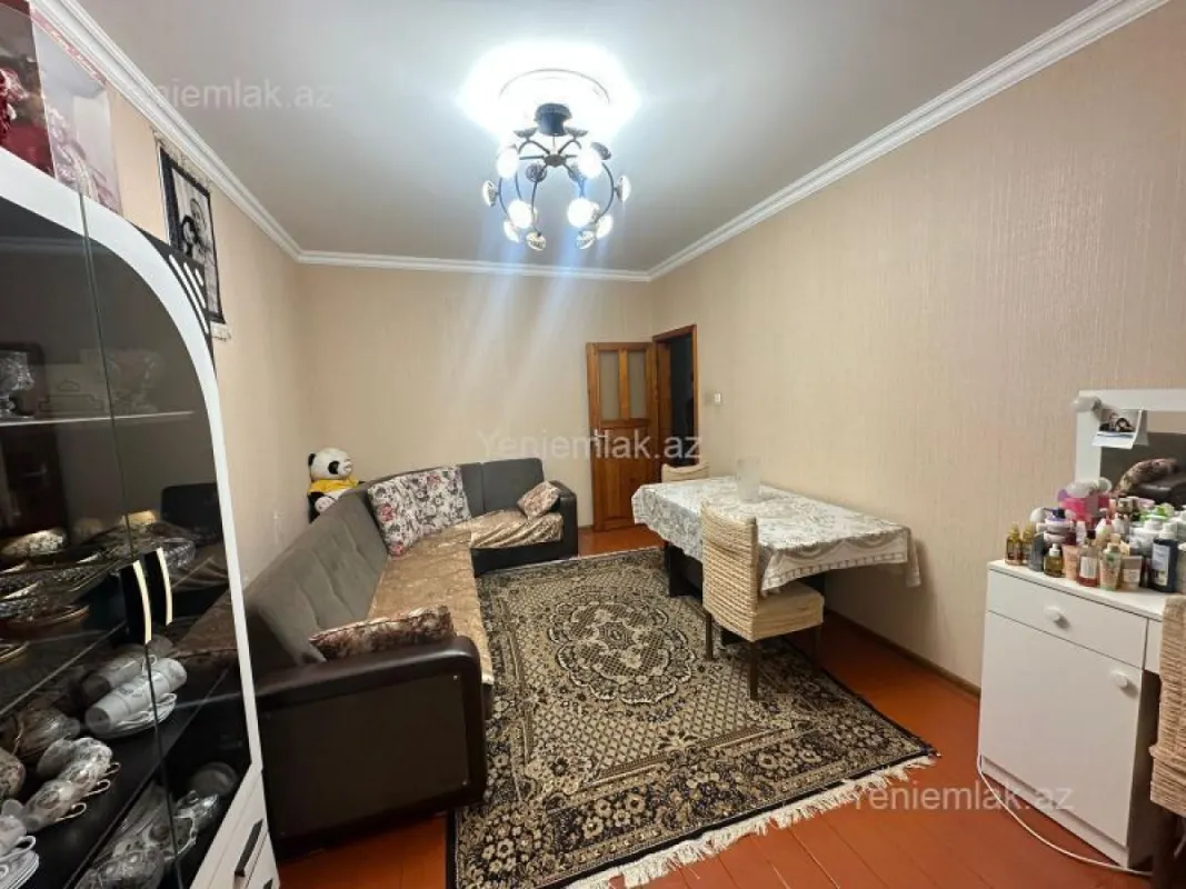 Satılır 3 otaqlı köhnə tikili 75 m²