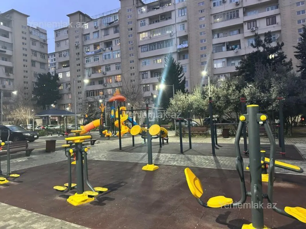 Satılır 3 otaqlı köhnə tikili 75 m²