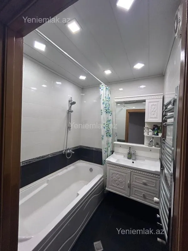 Satılır 2 otaqlı yeni tikili 84 m²