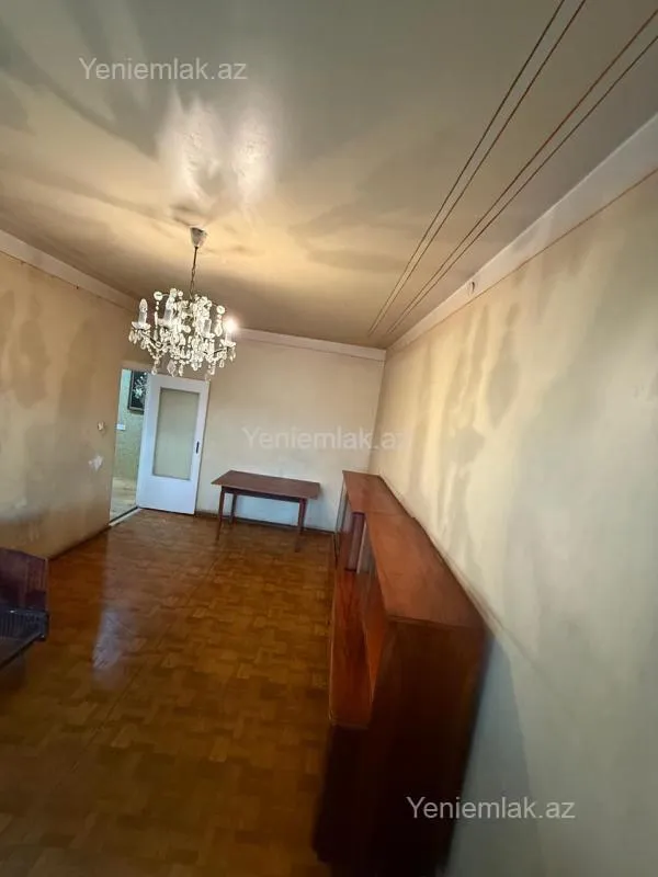 Satılır 4 otaqlı köhnə tikili 110 m²
