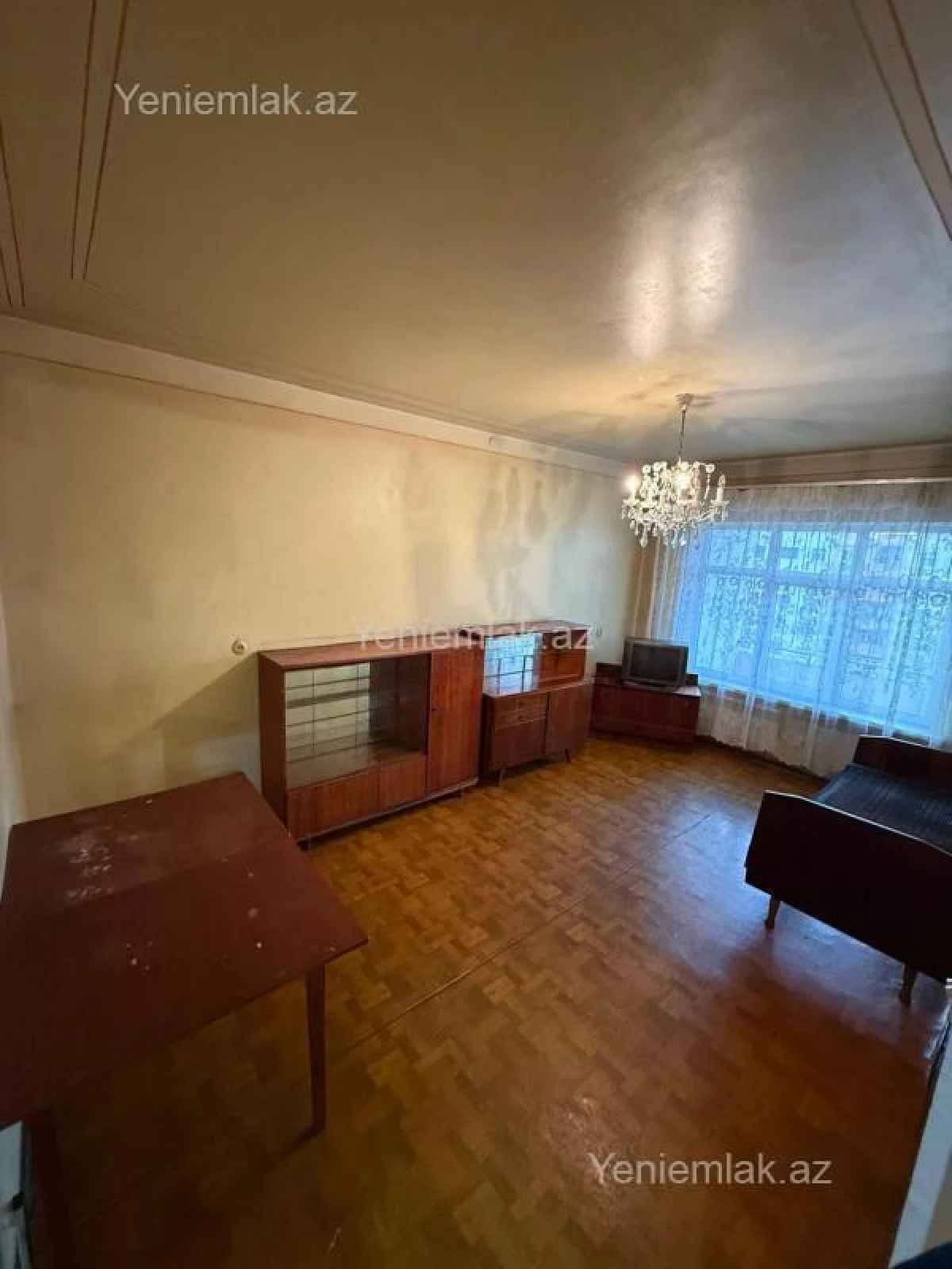 Satılır 4 otaqlı köhnə tikili 110 m²