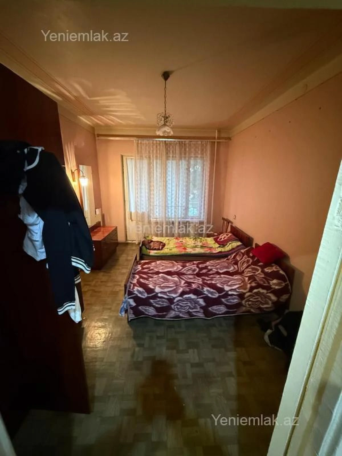 Satılır 4 otaqlı köhnə tikili 110 m²