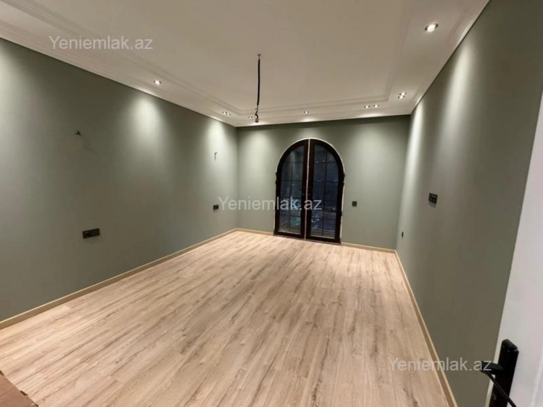 Satılır 5 otaqlı həyət evi 140 m²