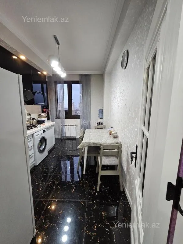 Satılır 3 otaqlı yeni tikili 81 m²