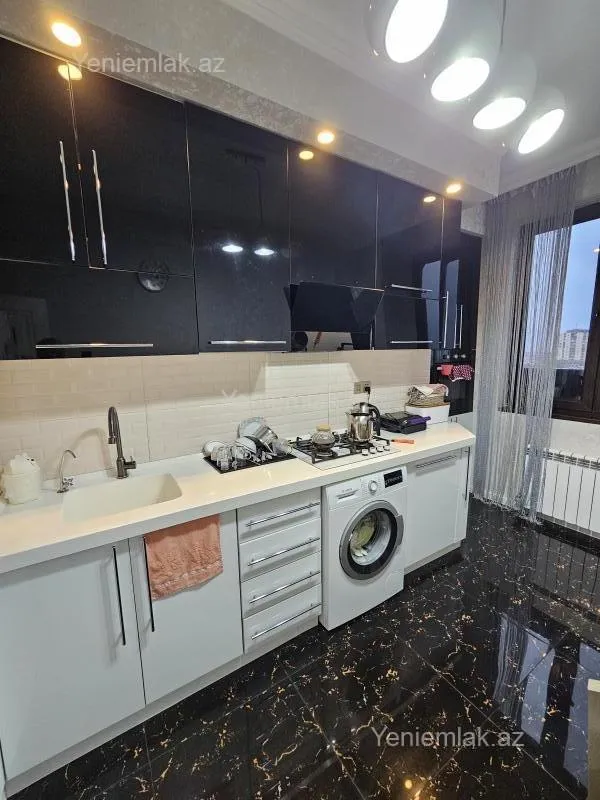 Satılır 3 otaqlı yeni tikili 81 m²