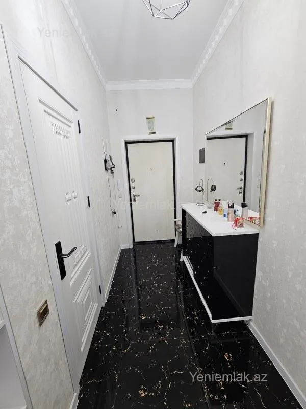 Satılır 3 otaqlı yeni tikili 81 m²