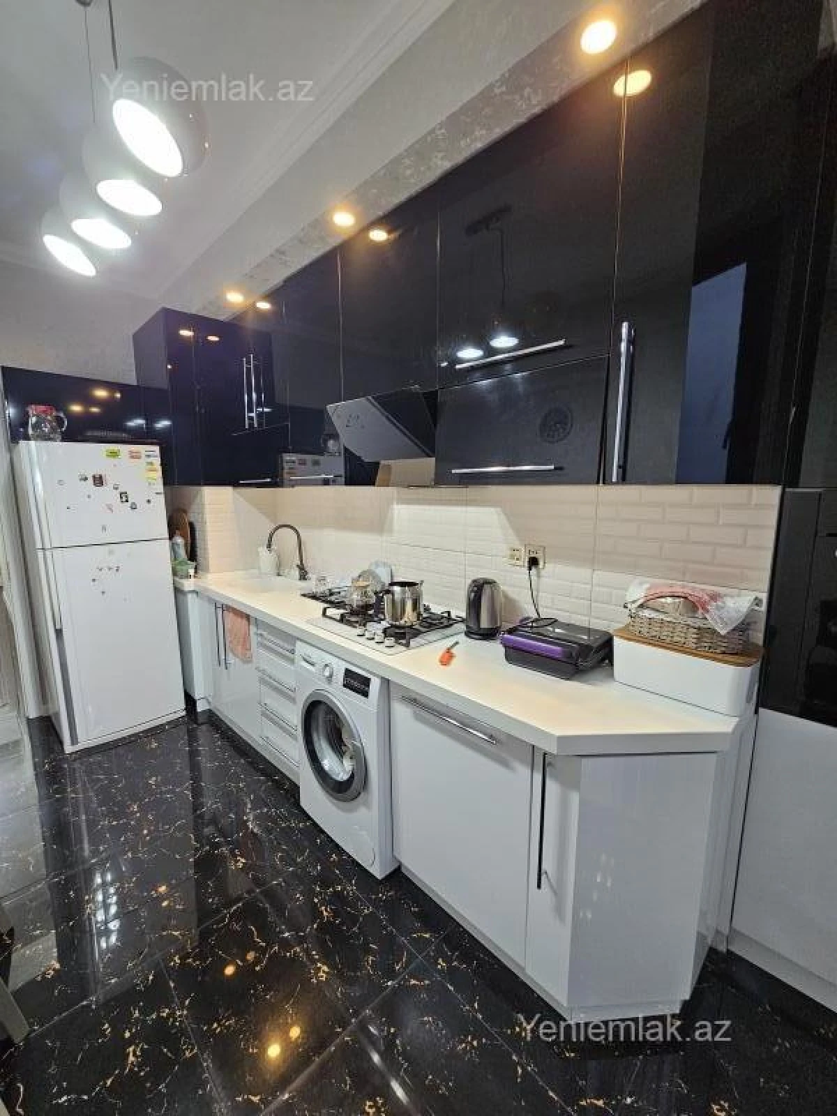 Satılır 3 otaqlı yeni tikili 81 m²