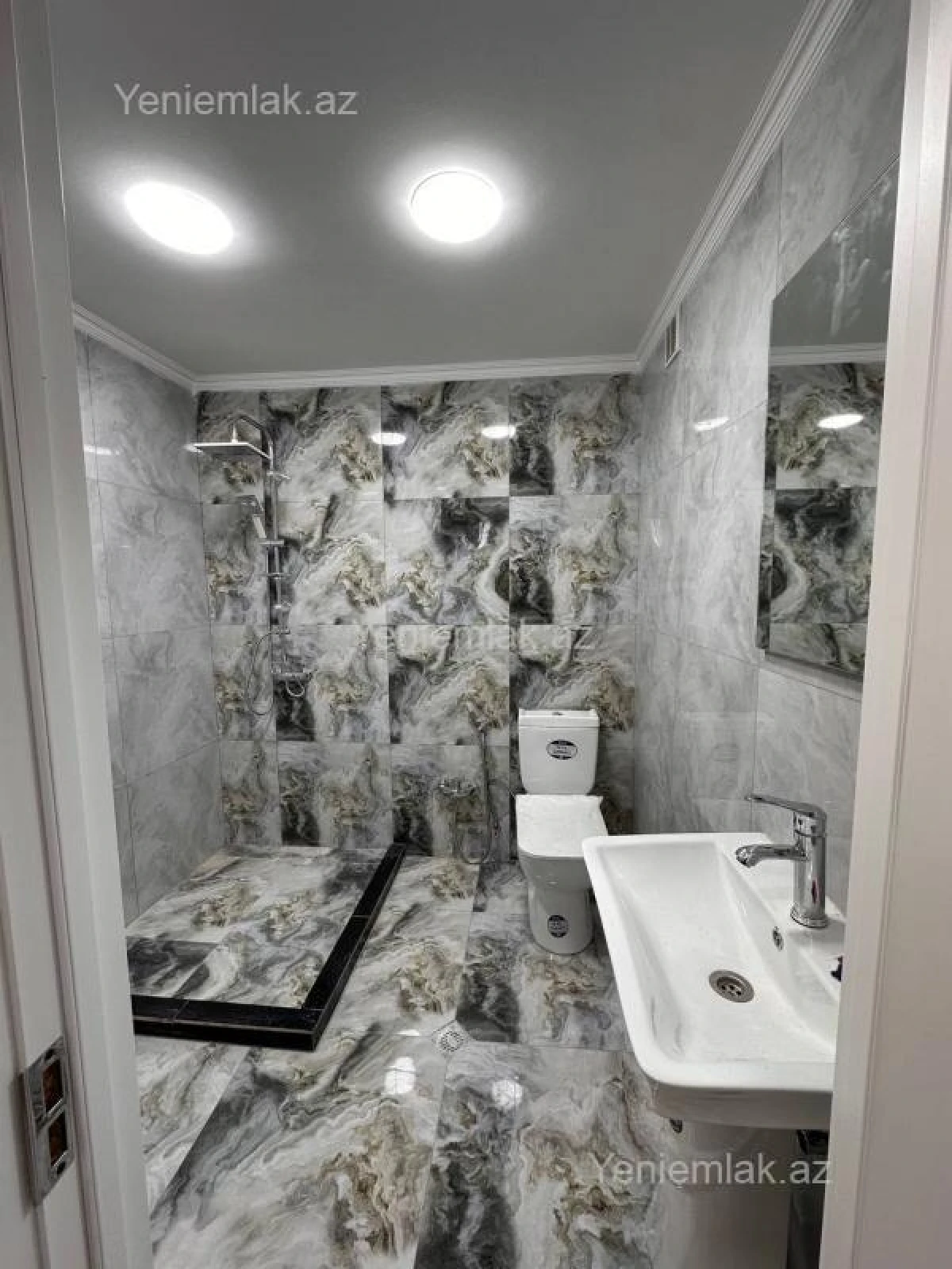 Satılır 3 otaqlı yeni tikili 90 m²