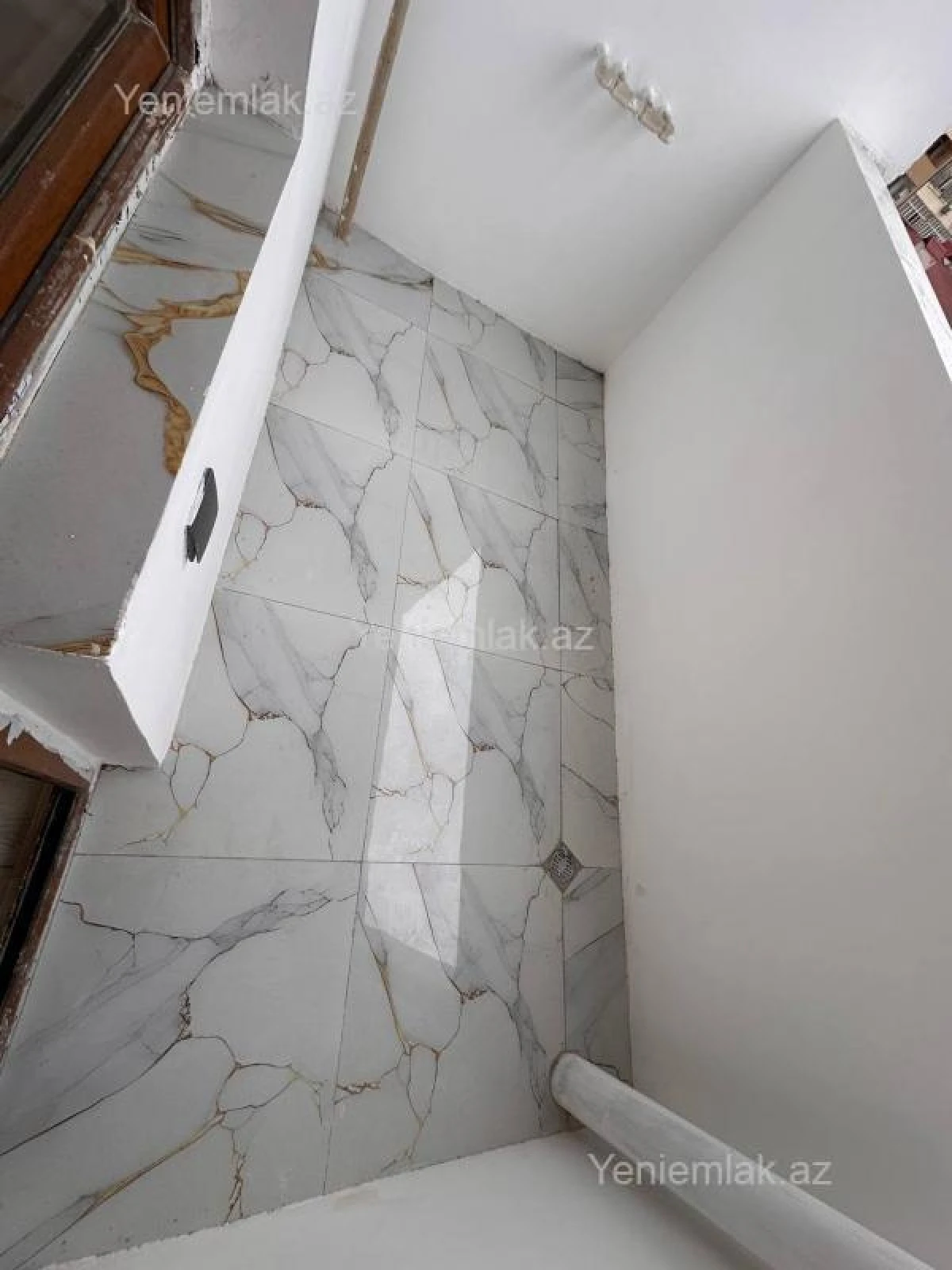 Satılır 3 otaqlı yeni tikili 90 m²