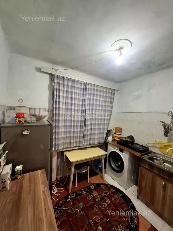 Satılır 1 otaqlı köhnə tikili 31 m²