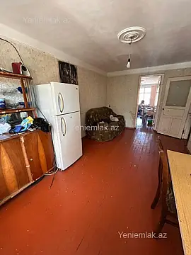 Satılır 3 otaqlı köhnə tikili 70 m²