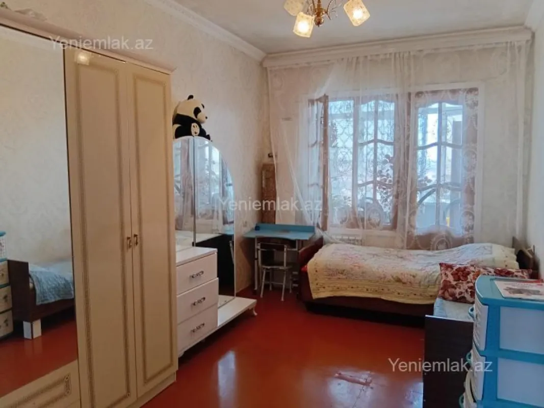 Satılır 5 otaqlı köhnə tikili 95 m²