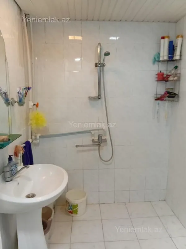 Satılır 5 otaqlı köhnə tikili 95 m²
