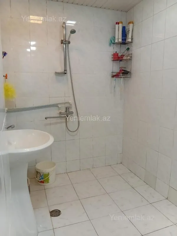 Satılır 5 otaqlı köhnə tikili 95 m²