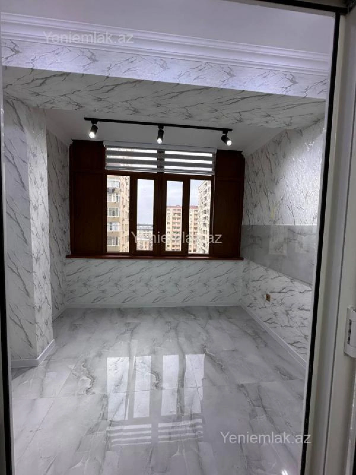 Satılır 3 otaqlı yeni tikili 90 m²
