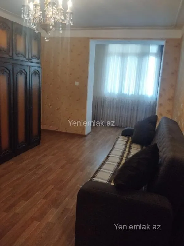 Satılır 1 otaqlı köhnə tikili 30 m²