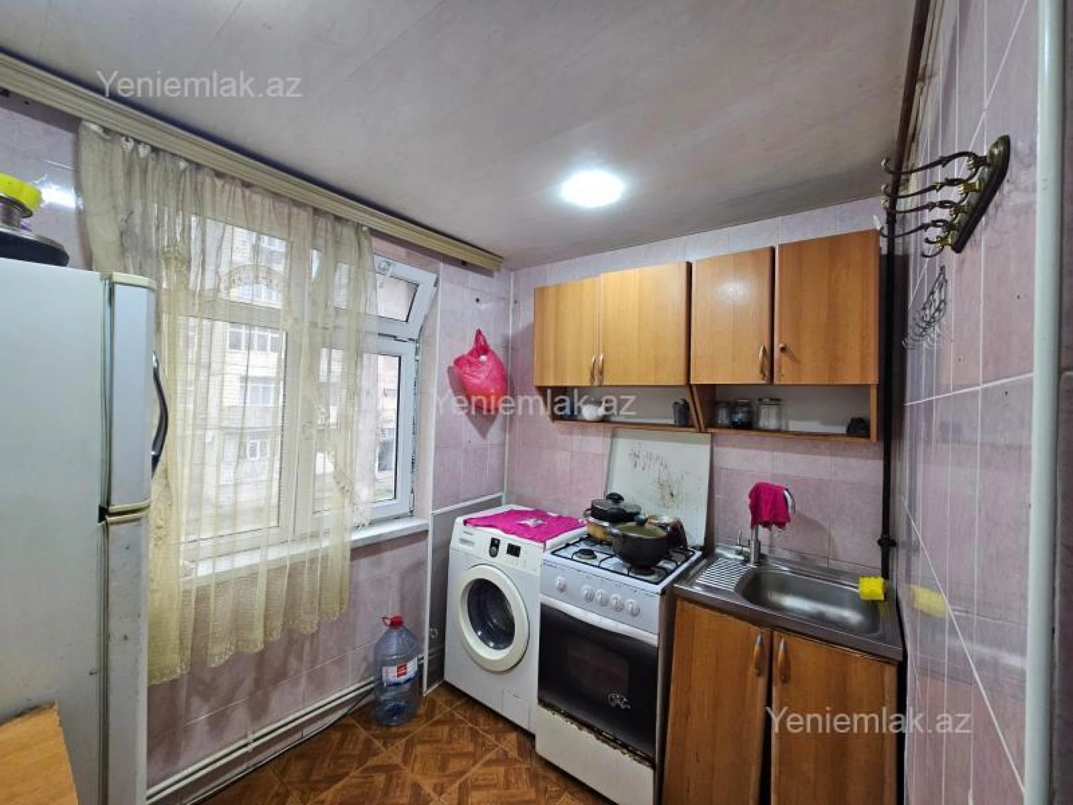 Satılır 2 otaqlı köhnə tikili 48 m²