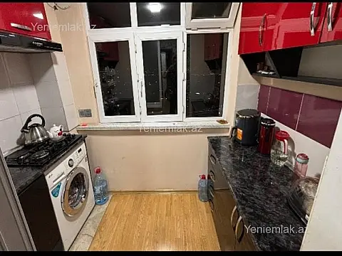 Satılır 3 otaqlı köhnə tikili 80 m²