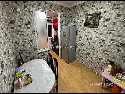 Satılır 3 otaqlı köhnə tikili 80 m²