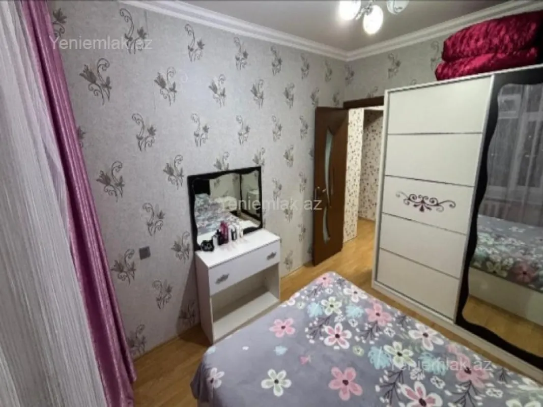 Satılır 3 otaqlı köhnə tikili 80 m²