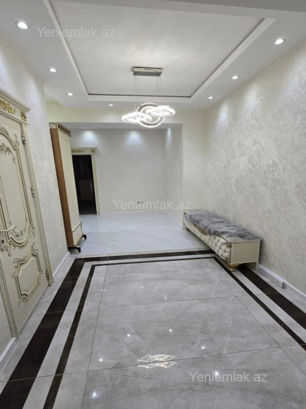Satılır 3 otaqlı yeni tikili 130 m²