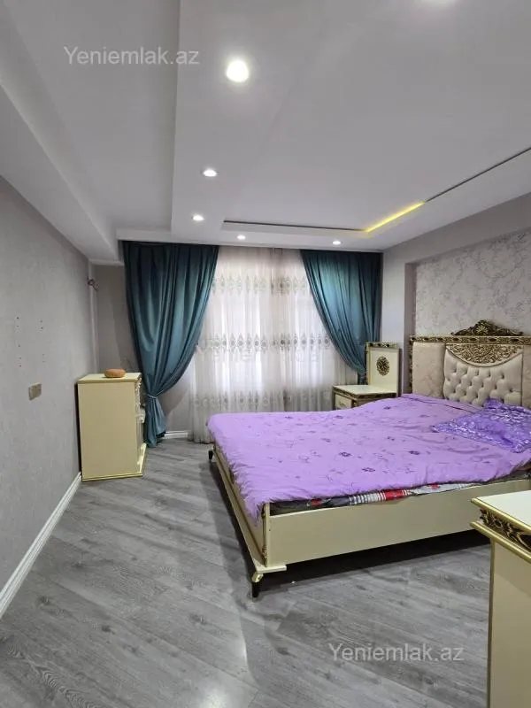 Satılır 3 otaqlı yeni tikili 130 m²