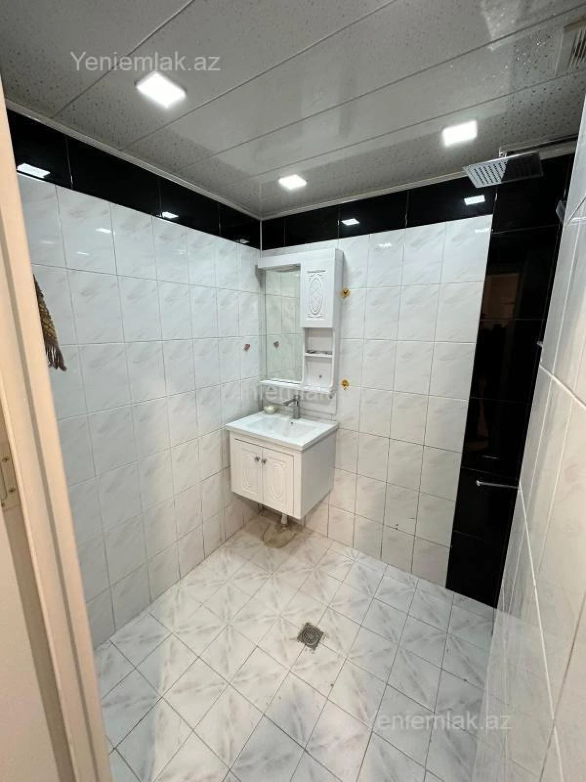 Satılır 2 otaqlı köhnə tikili 60 m²