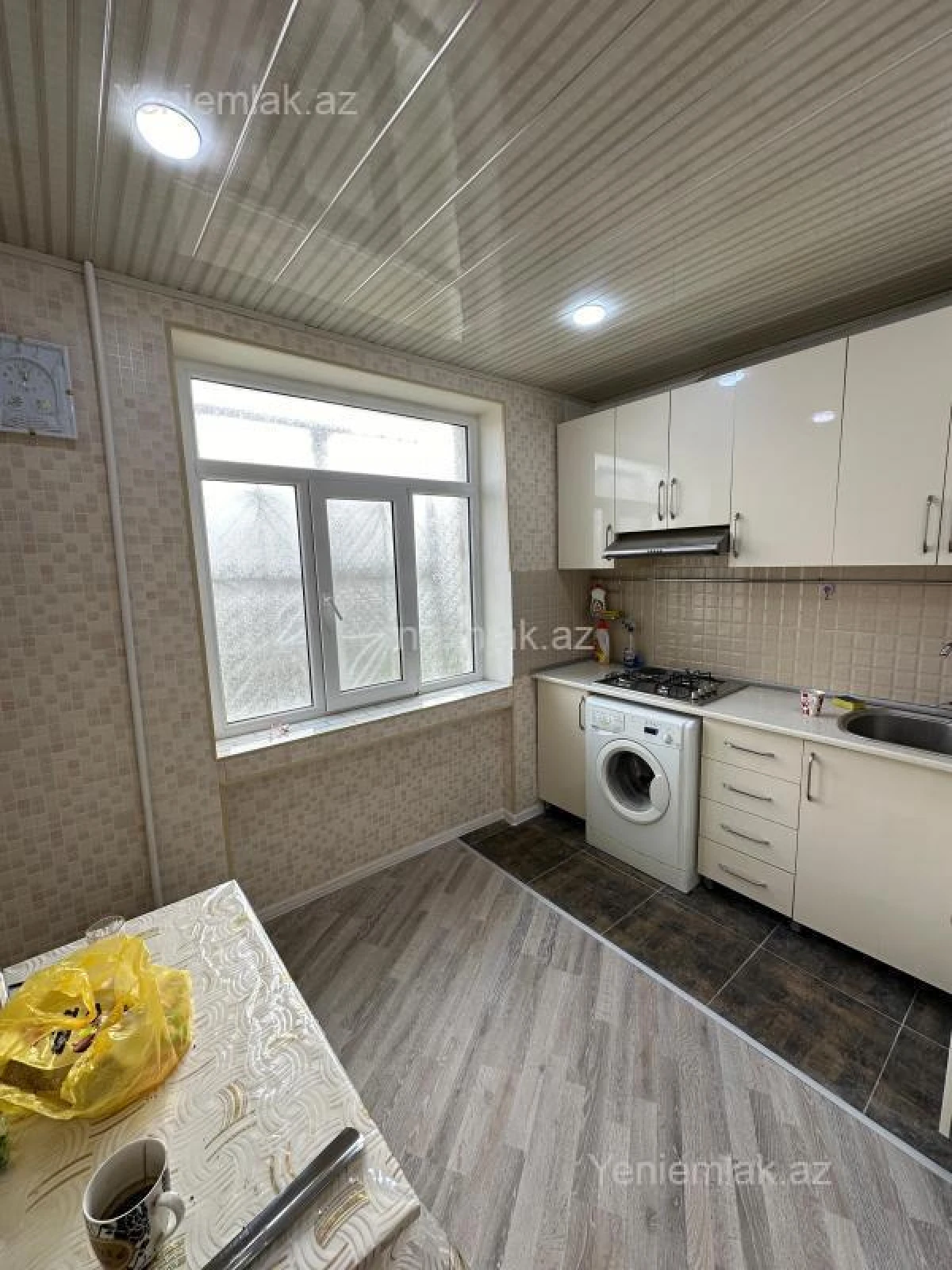 Satılır 2 otaqlı köhnə tikili 60 m²