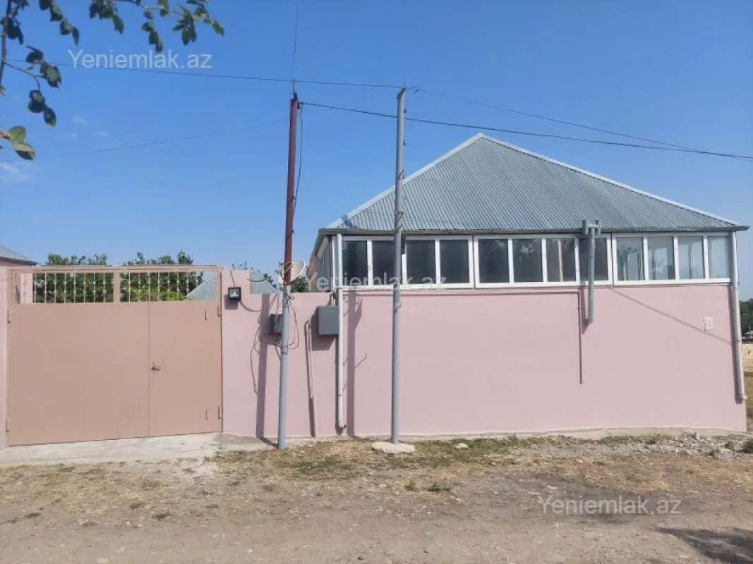 Satılır 4 otaqlı həyət evi 81.2 m²