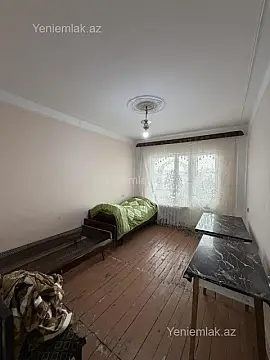 Satılır 3 otaqlı köhnə tikili 70 m²