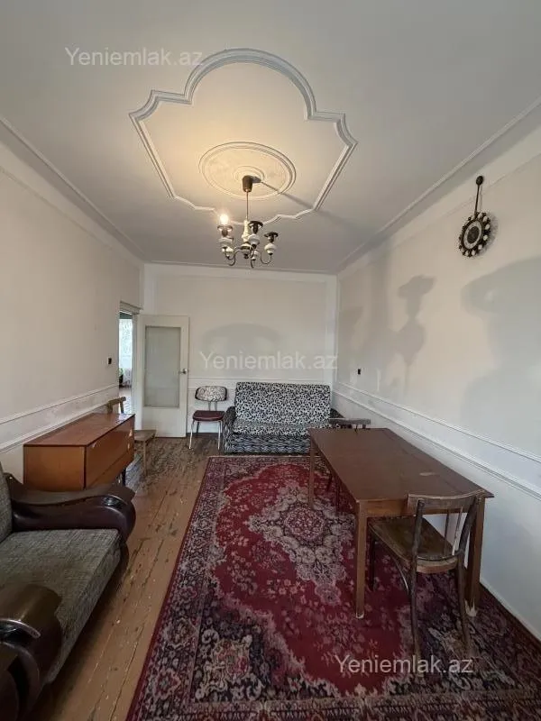 Satılır 3 otaqlı köhnə tikili 70 m²