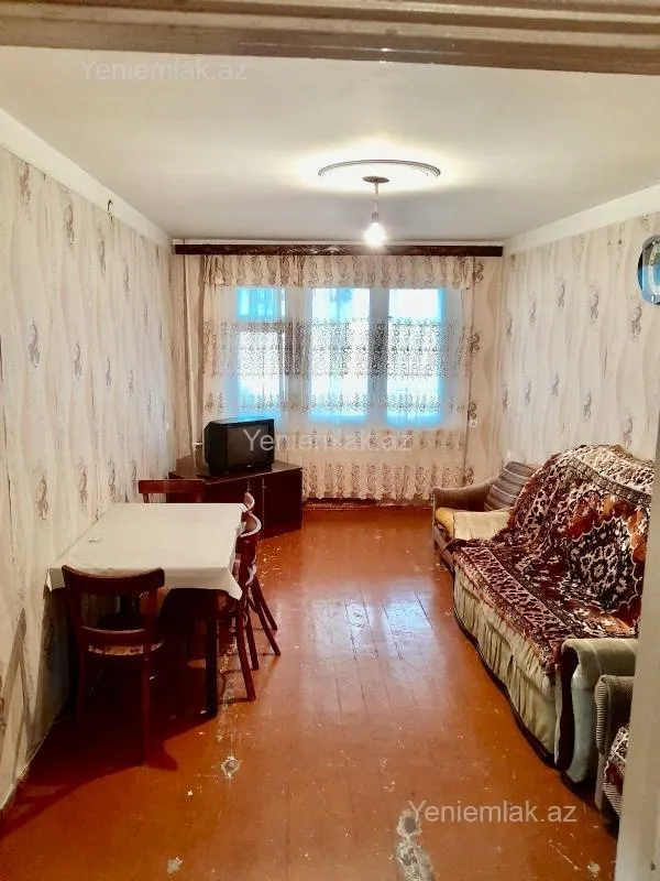 Satılır 2 otaqlı köhnə tikili 58 m²