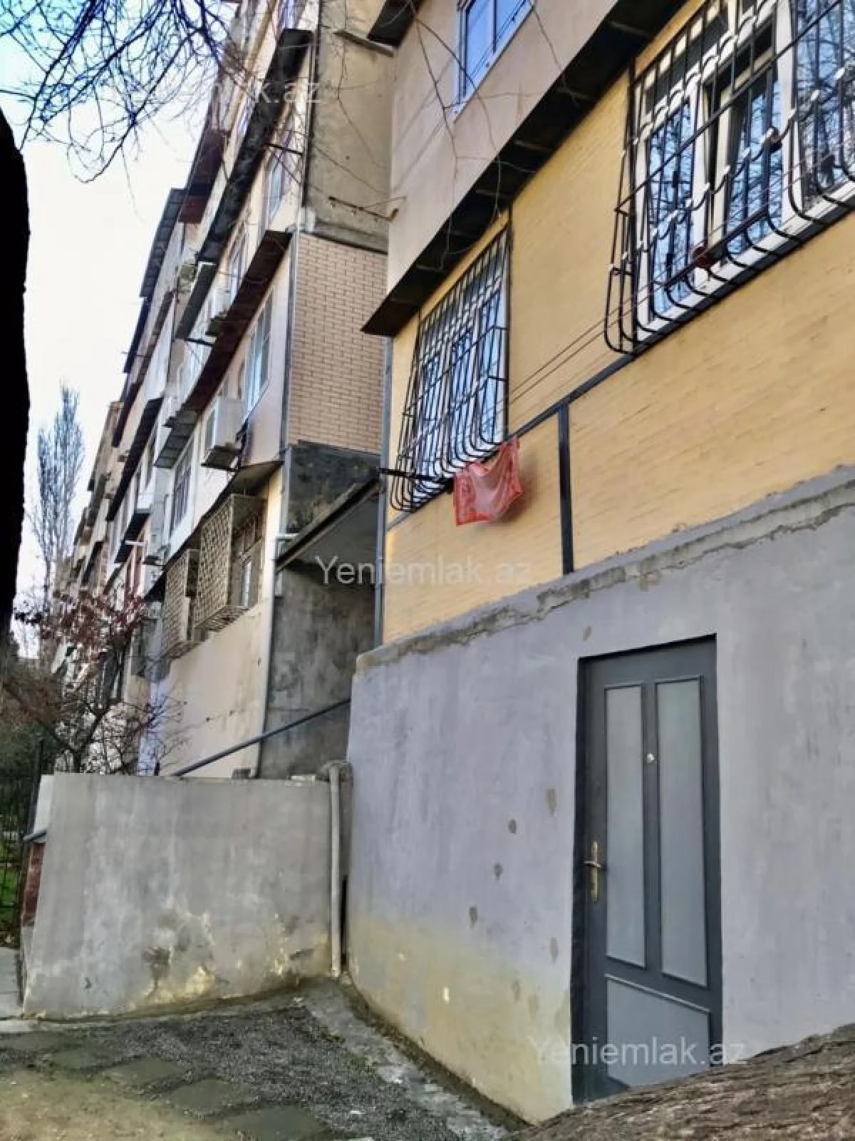 Satılır 2 otaqlı köhnə tikili 58 m²