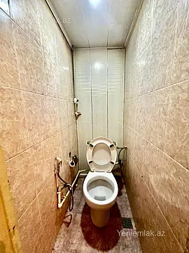 Satılır 2 otaqlı köhnə tikili 58 m²