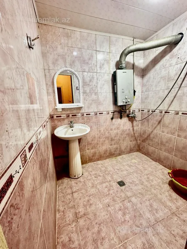 Satılır 2 otaqlı köhnə tikili 58 m²