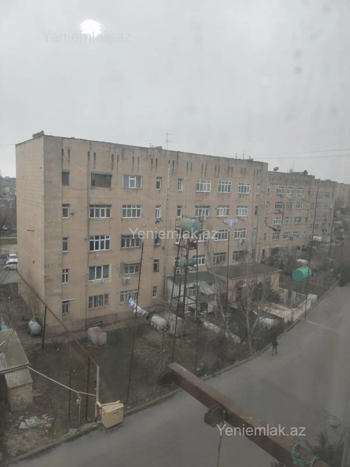 Satılır 2 otaqlı köhnə tikili 54 m²