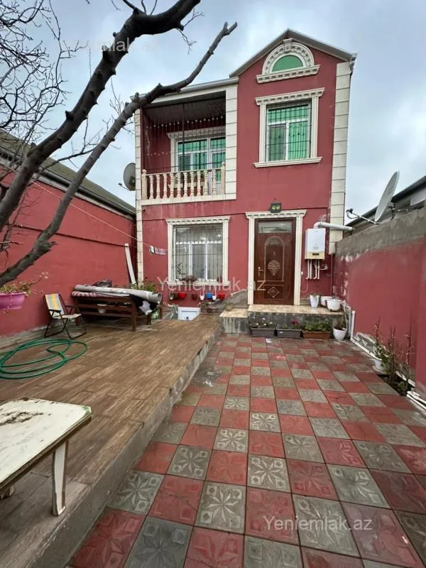 Satılır 4 otaqlı həyət evi 140 m²