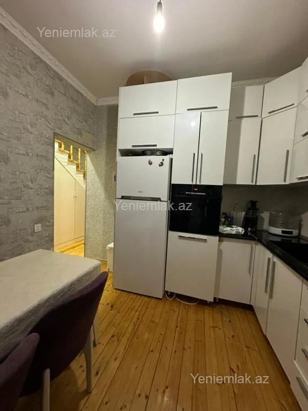 Satılır 4 otaqlı həyət evi 140 m²