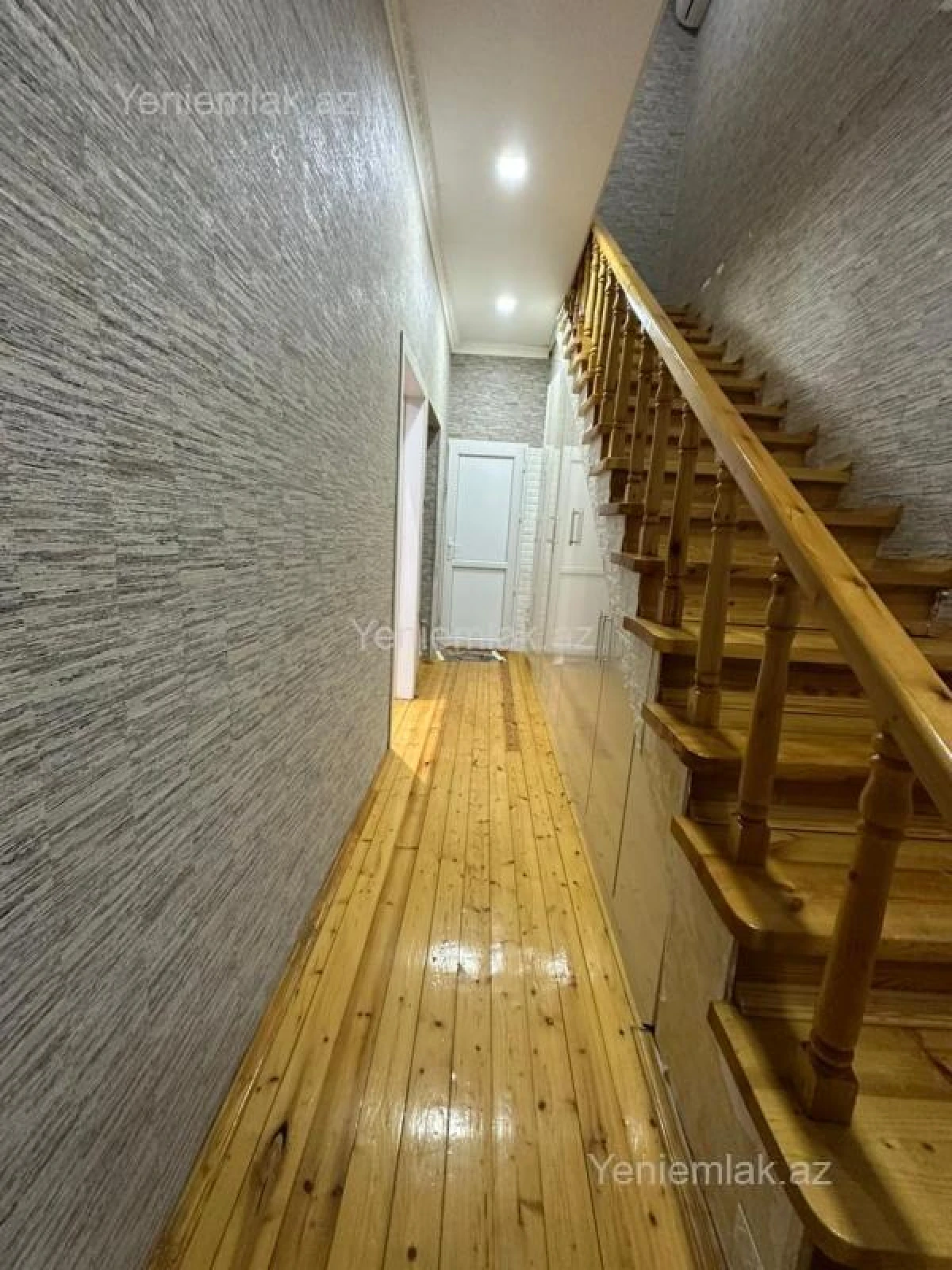 Satılır 4 otaqlı həyət evi 140 m²