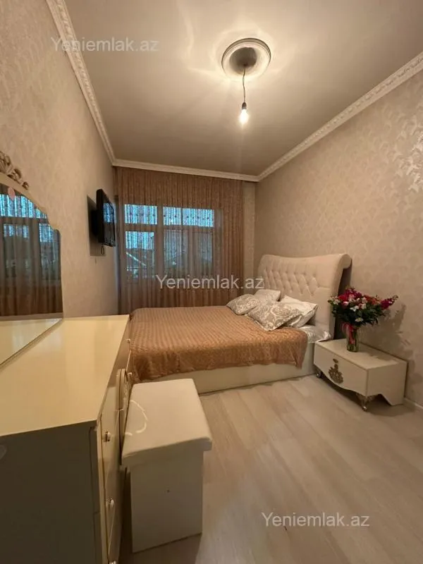 Satılır 4 otaqlı həyət evi 140 m²