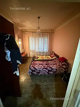 Satılır 4 otaqlı köhnə tikili 100 m²