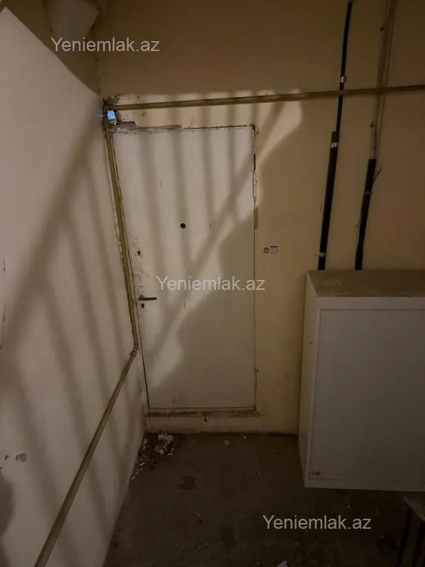 Satılır 4 otaqlı köhnə tikili 100 m²